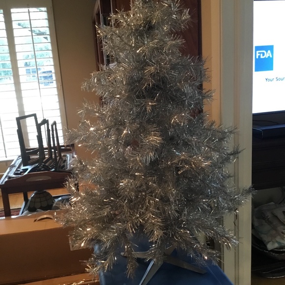 Vintage Silver Metallic Christmas Tree - Picture 4 of 4